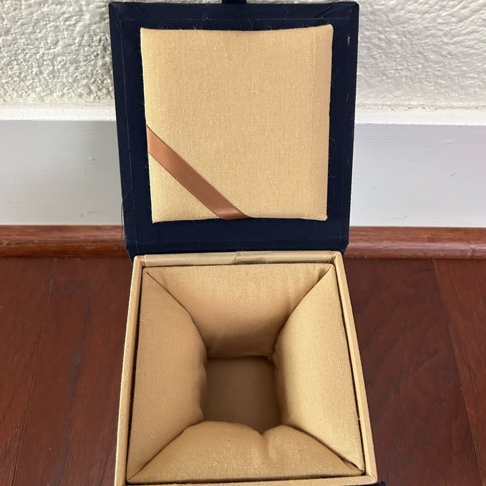 Hard Case Protective 4.75" Square Box Covered In Navy Fabric Gold Interior
Foam - Picture 3 of 8